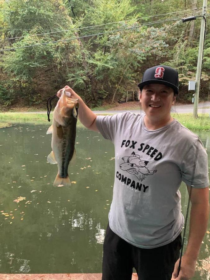 The Fishing Hole Cabin - Sage Vacations แกตลิงเบิร์ก ภายนอก รูปภาพ