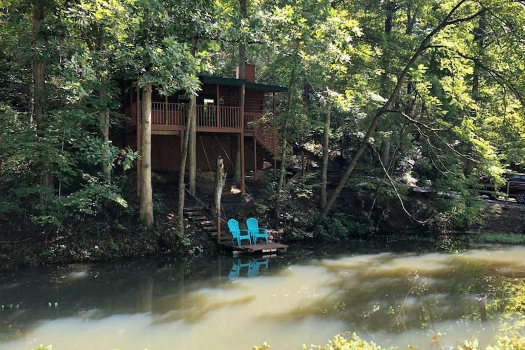 The Fishing Hole Cabin - Sage Vacations แกตลิงเบิร์ก ภายนอก รูปภาพ