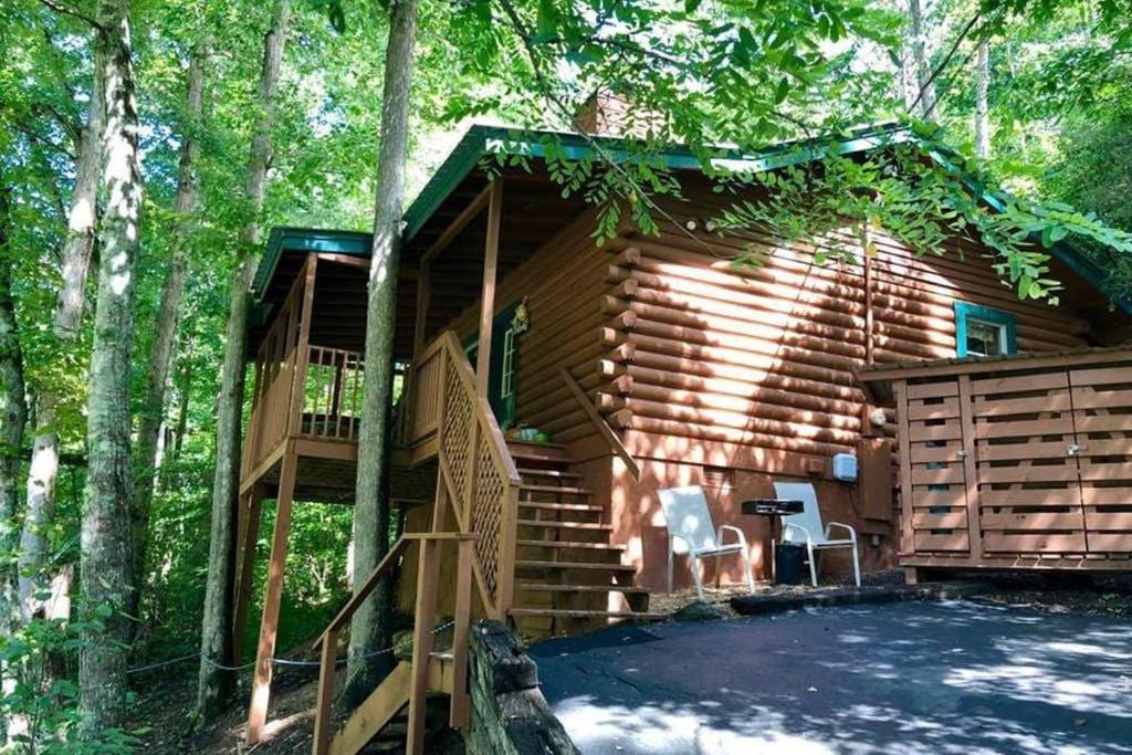 The Fishing Hole Cabin - Sage Vacations แกตลิงเบิร์ก ภายนอก รูปภาพ