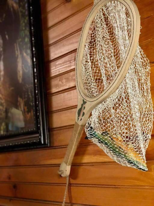 The Fishing Hole Cabin - Sage Vacations แกตลิงเบิร์ก ภายนอก รูปภาพ